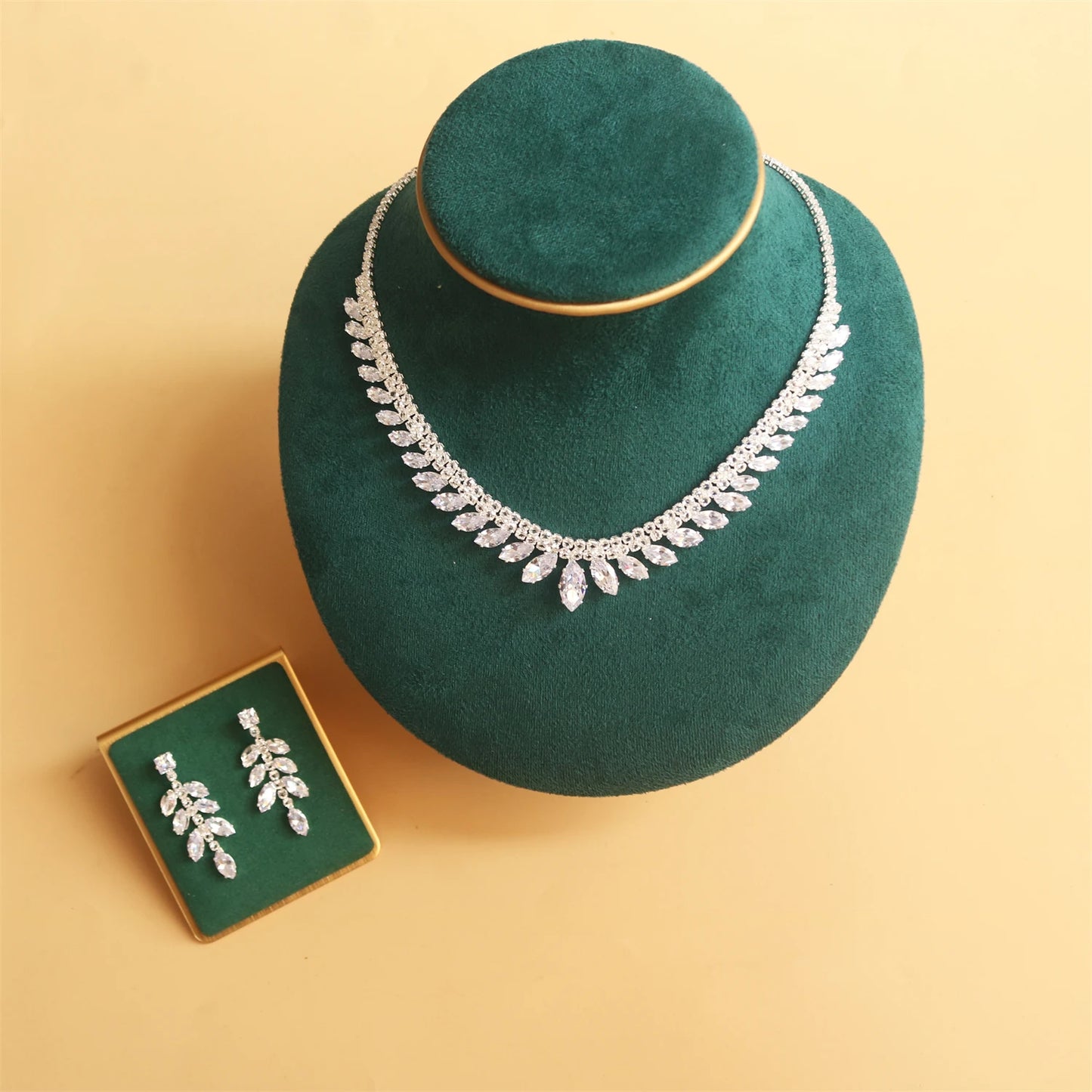 Ladies' Luxury Jewelry Set With Rhinestone Necklace And Earrings, Fashionable, Elegant, And Versatile Party Wearing Jewelry