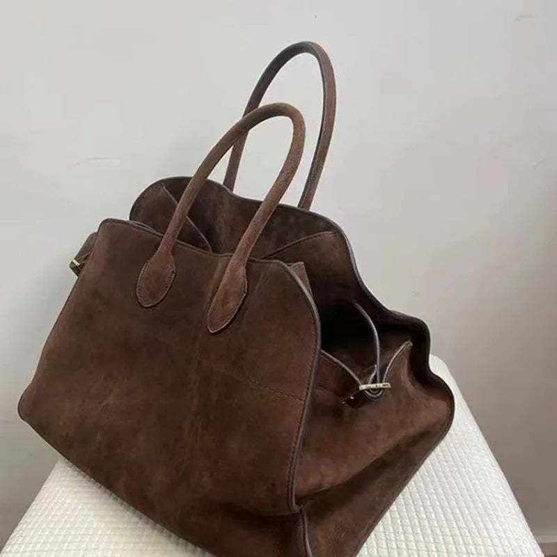 Ladies' handbag new fashionable and high-end design, niche design, large capacity retro commuting handbag