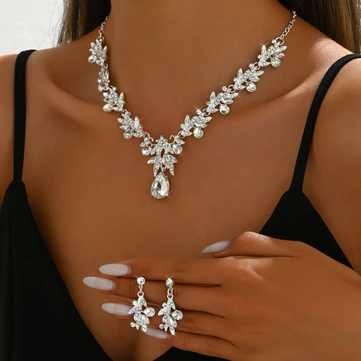 2025 Fashion Jewelry Set for Bridal Necklace Earrings Set Women Crystal Engagement Wedding Banquet Dress Accessories