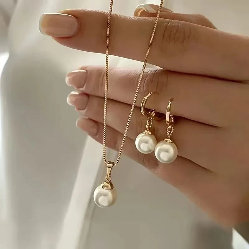 Ladies 2-Piece round Pearl Jewelry Set with Earrings Pendants Necklaces Exquisite Fashionable Wedding Gift